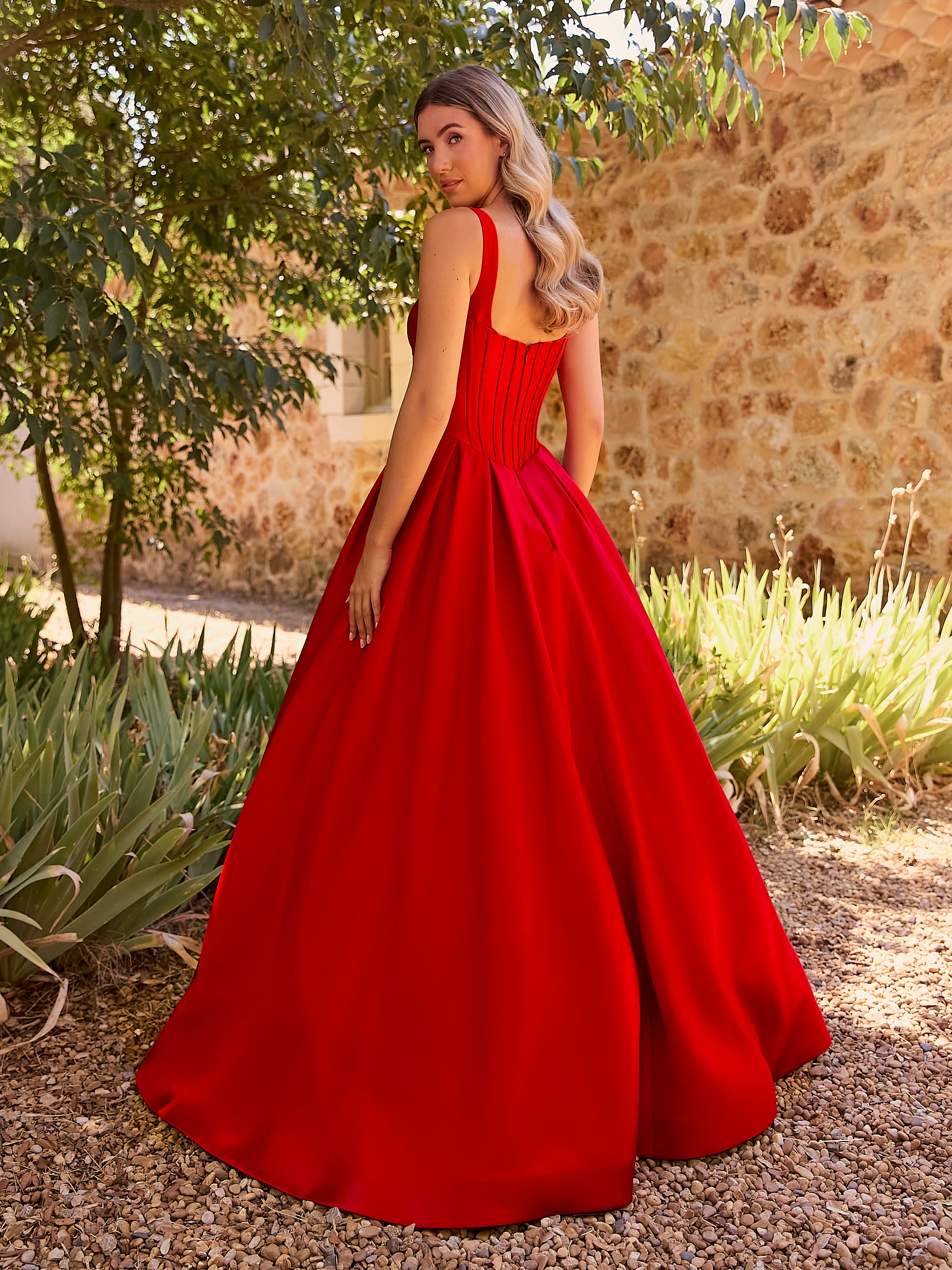 HARLOW - RUBY
