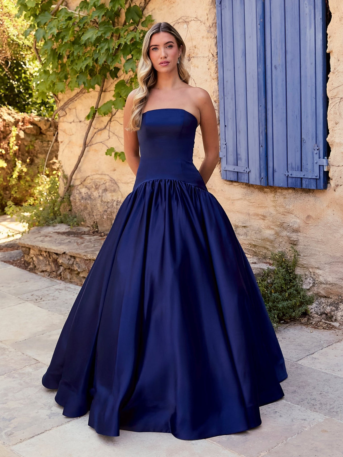 CLARA NAVY