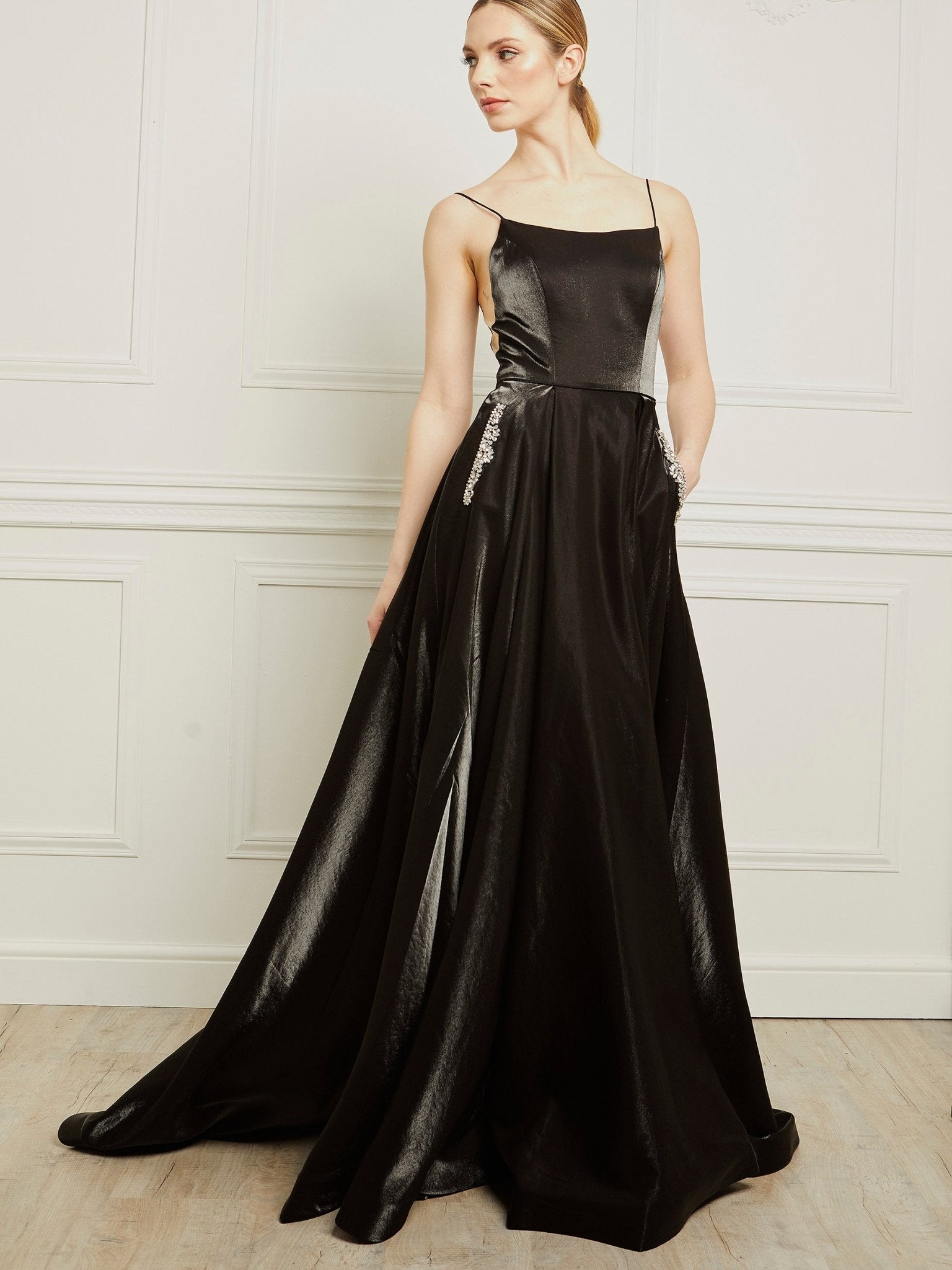 Grace W - Black