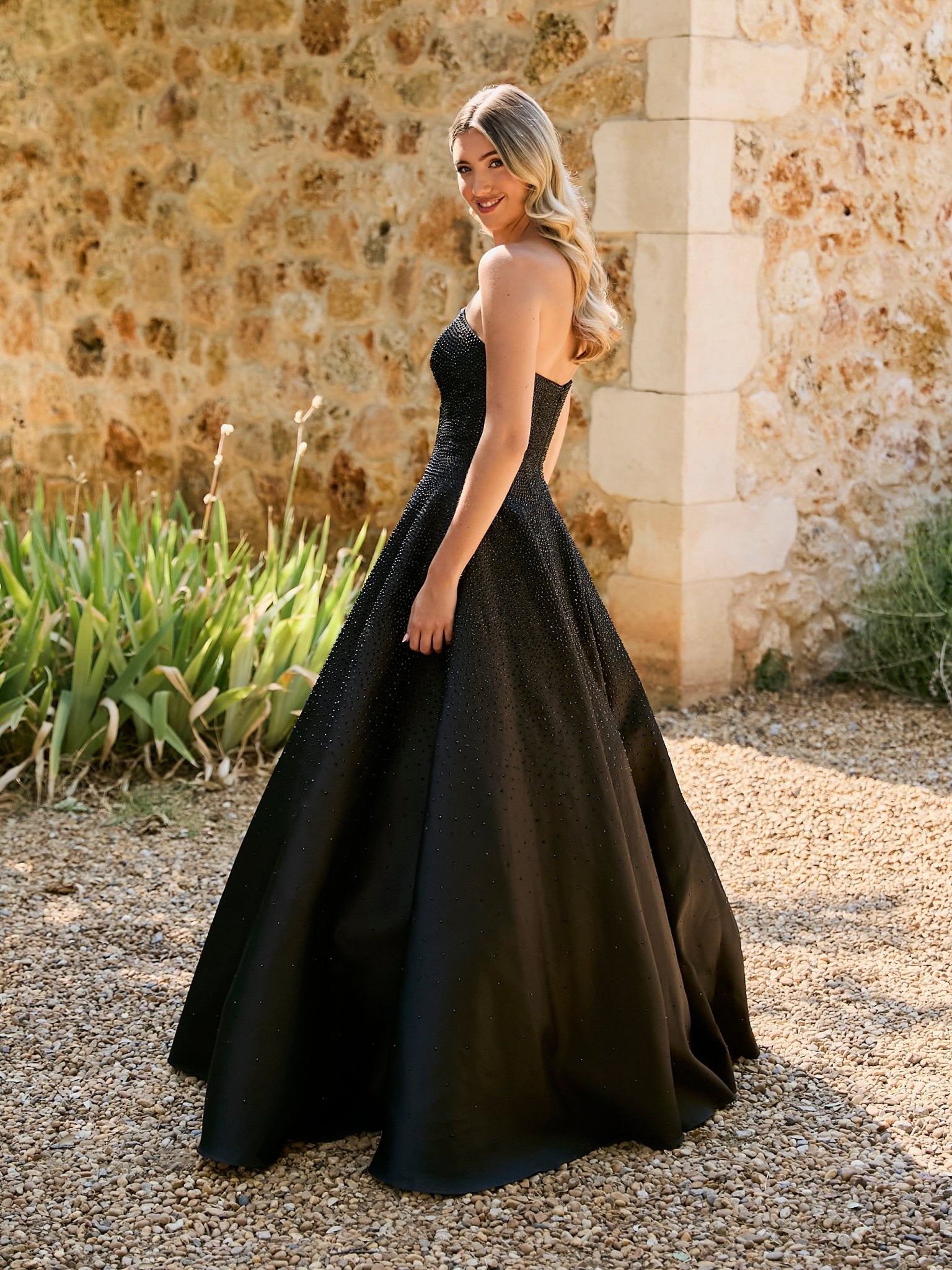 QUINCE - BLACK