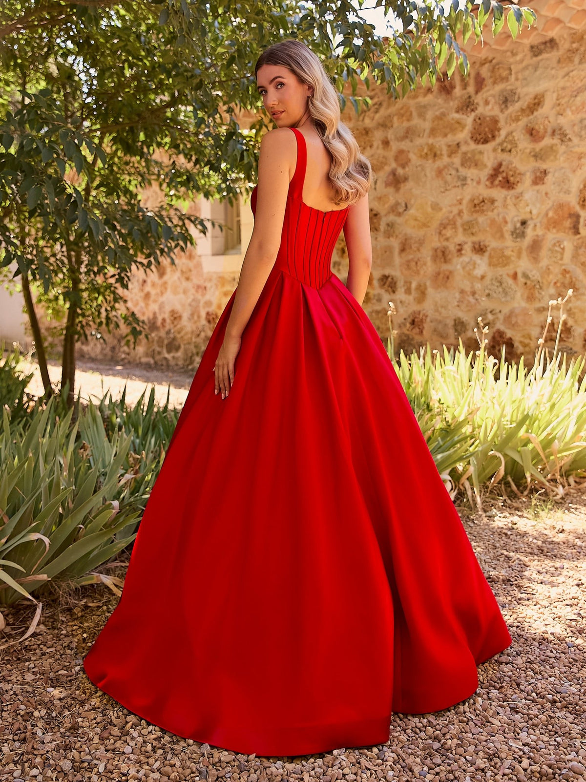 HARLOW - RUBY