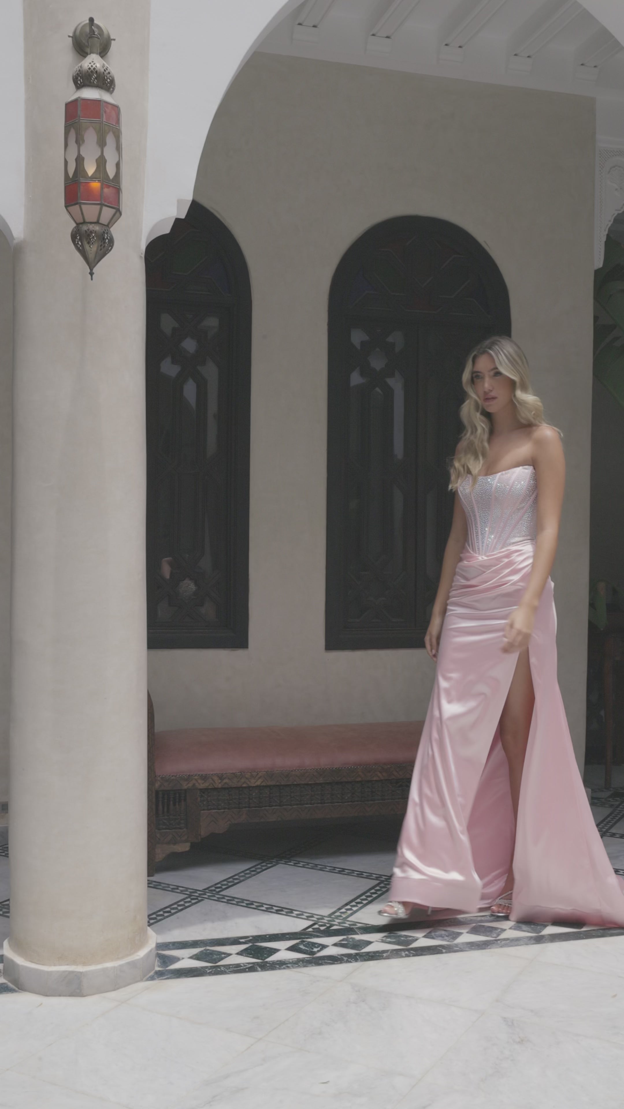 ARIANA LIGHT PINK