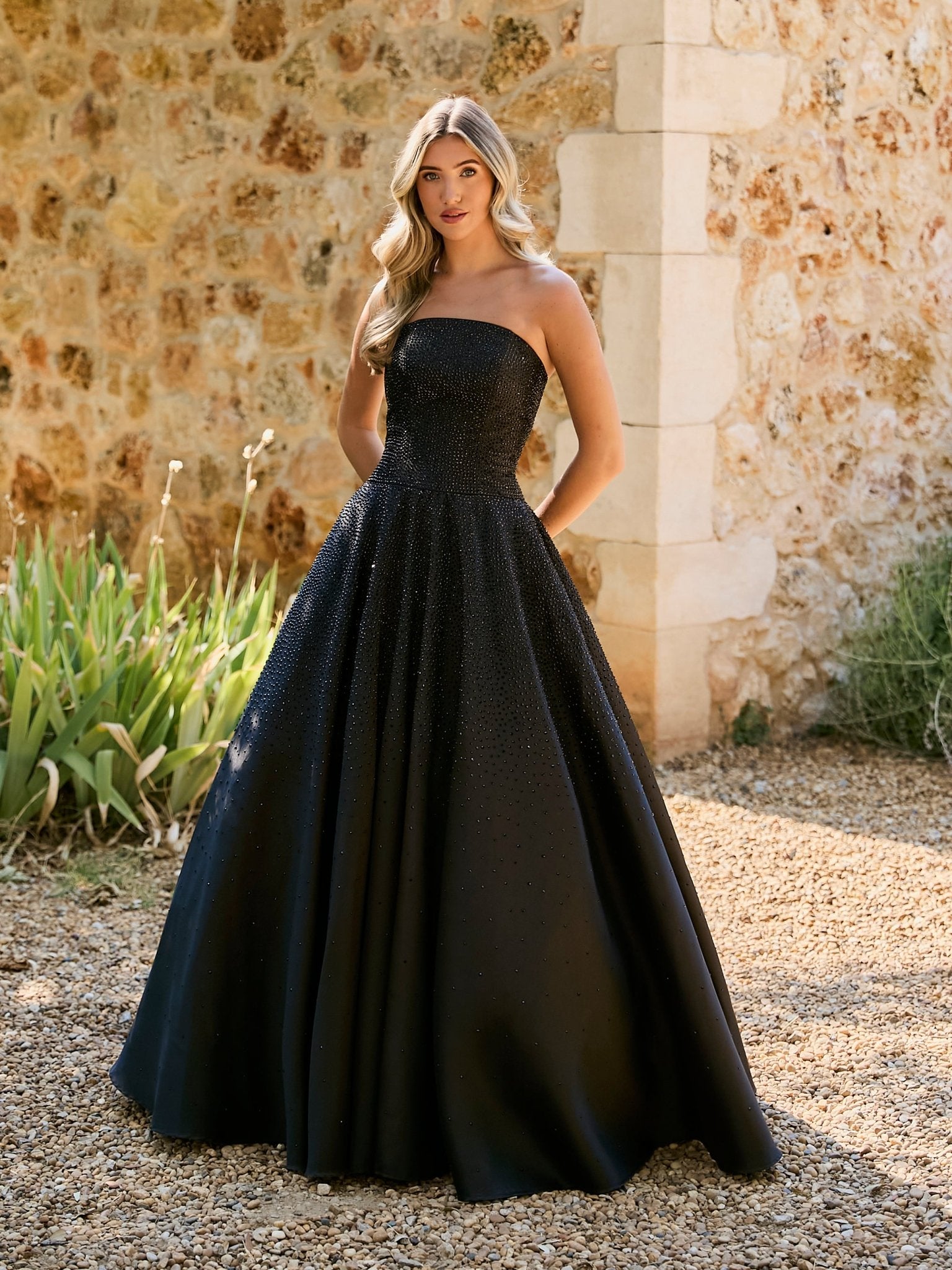 QUINCE - BLACK